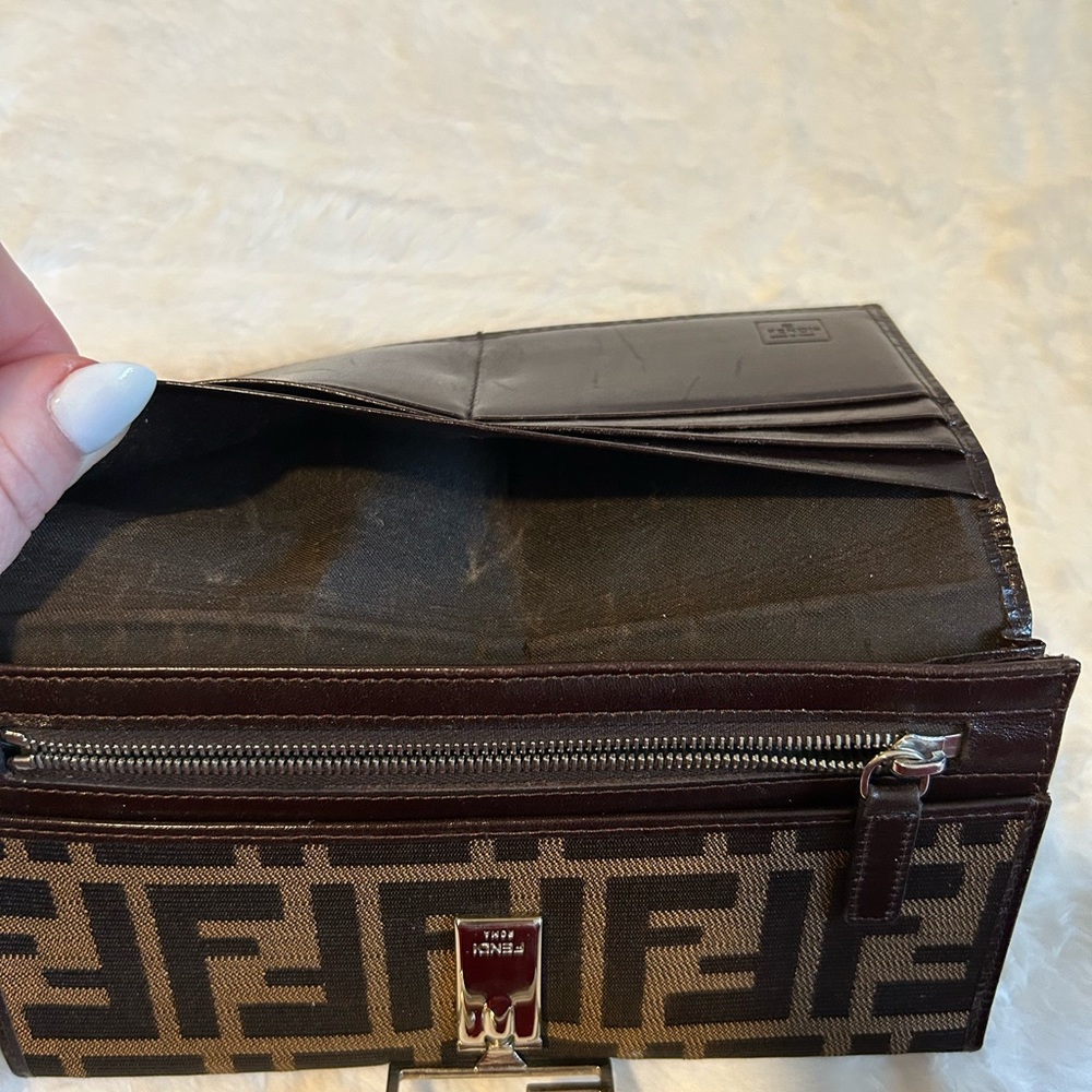 Fendi Black and Brown Classic Wallet - Picture 5 of 9